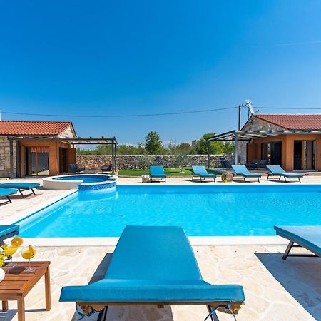 New! Promina Luxury Villa With 72Sqm Heated Pool, Jacuzzi, Infrared Sauna, Tennis Court, Media Room Bogatić Buitenkant foto