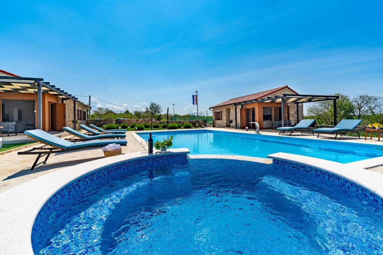 New! Promina Luxury Villa With 72Sqm Heated Pool, Jacuzzi, Infrared Sauna, Tennis Court, Media Room Bogatić Buitenkant foto