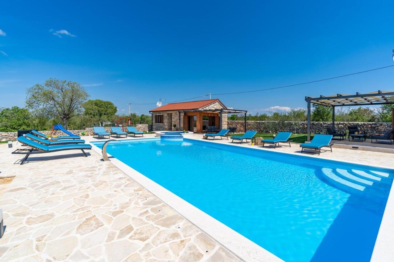 New! Promina Luxury Villa With 72Sqm Heated Pool, Jacuzzi, Infrared Sauna, Tennis Court, Media Room Bogatić Buitenkant foto