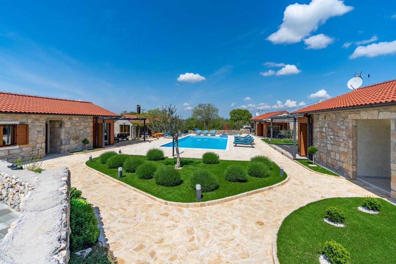 New! Promina Luxury Villa With 72Sqm Heated Pool, Jacuzzi, Infrared Sauna, Tennis Court, Media Room Bogatić Buitenkant foto