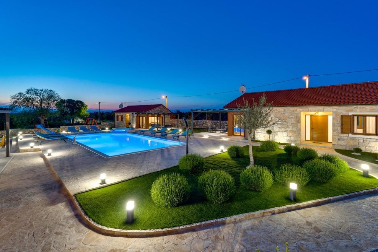 New! Promina Luxury Villa With 72Sqm Heated Pool, Jacuzzi, Infrared Sauna, Tennis Court, Media Room Bogatić Buitenkant foto