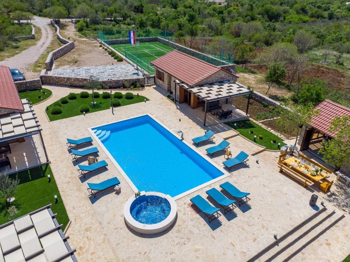 New! Promina Luxury Villa With 72Sqm Heated Pool, Jacuzzi, Infrared Sauna, Tennis Court, Media Room Bogatić Buitenkant foto