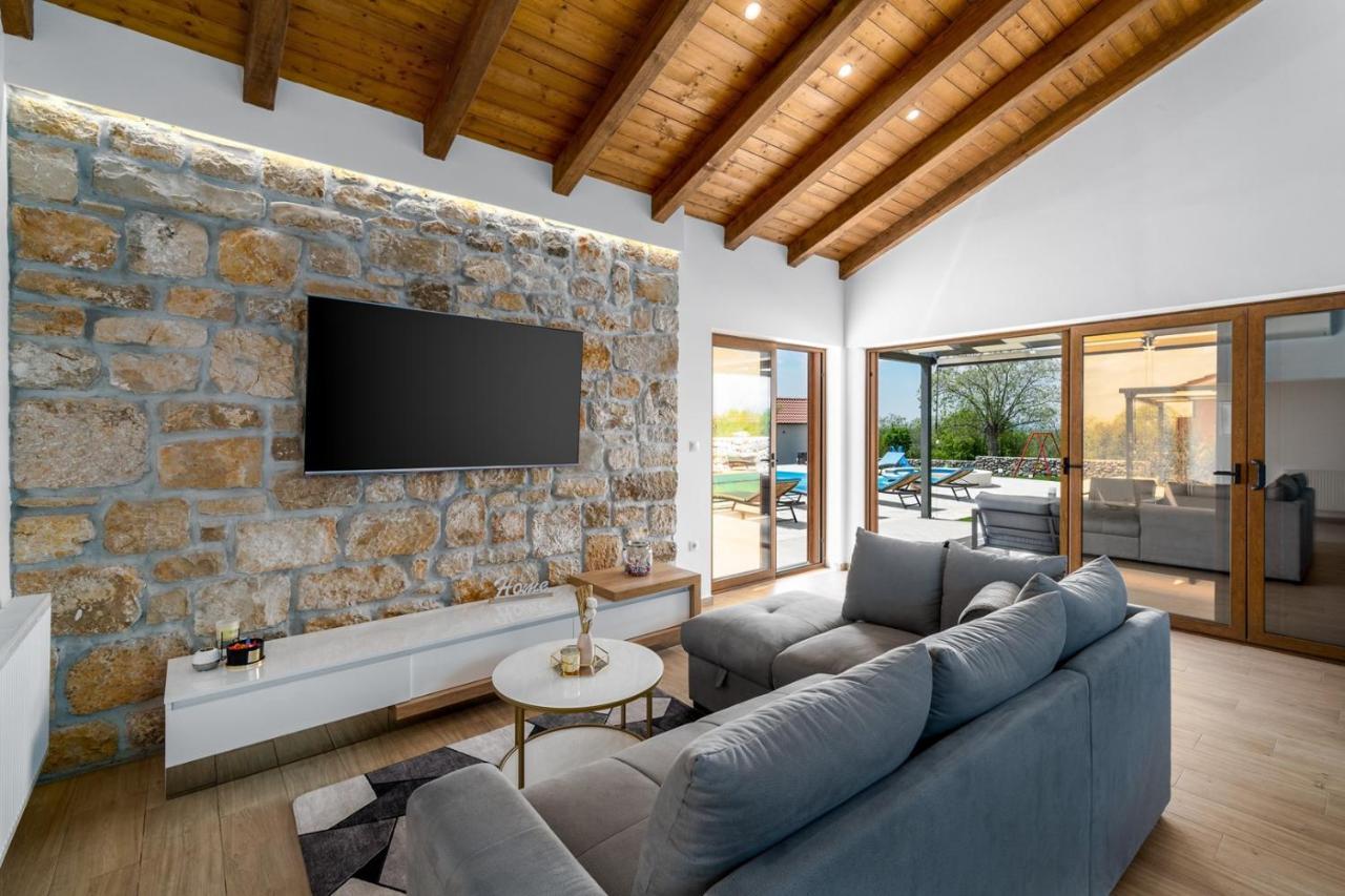 New! Promina Luxury Villa With 72Sqm Heated Pool, Jacuzzi, Infrared Sauna, Tennis Court, Media Room Bogatić Buitenkant foto