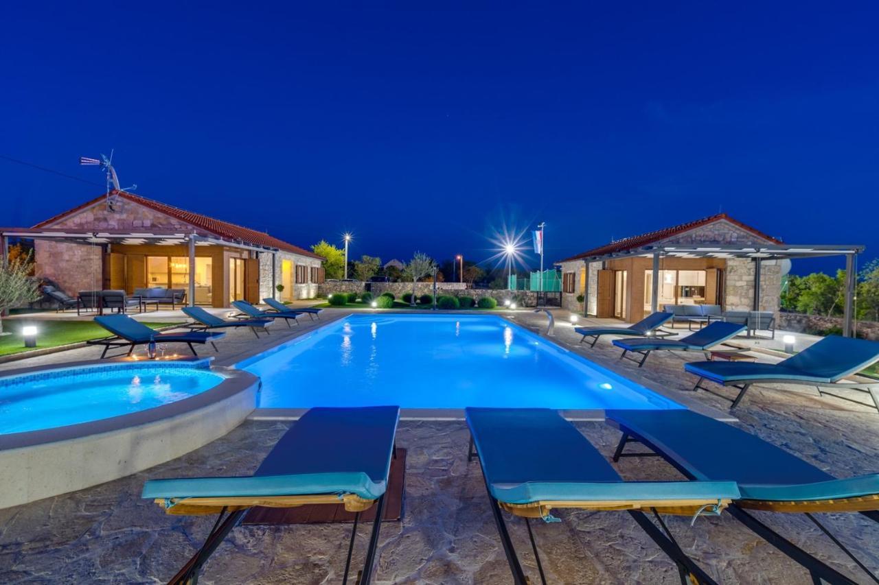New! Promina Luxury Villa With 72Sqm Heated Pool, Jacuzzi, Infrared Sauna, Tennis Court, Media Room Bogatić Buitenkant foto