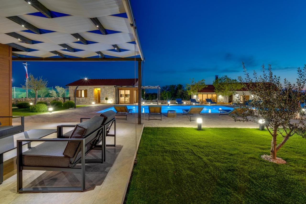 New! Promina Luxury Villa With 72Sqm Heated Pool, Jacuzzi, Infrared Sauna, Tennis Court, Media Room Bogatić Buitenkant foto