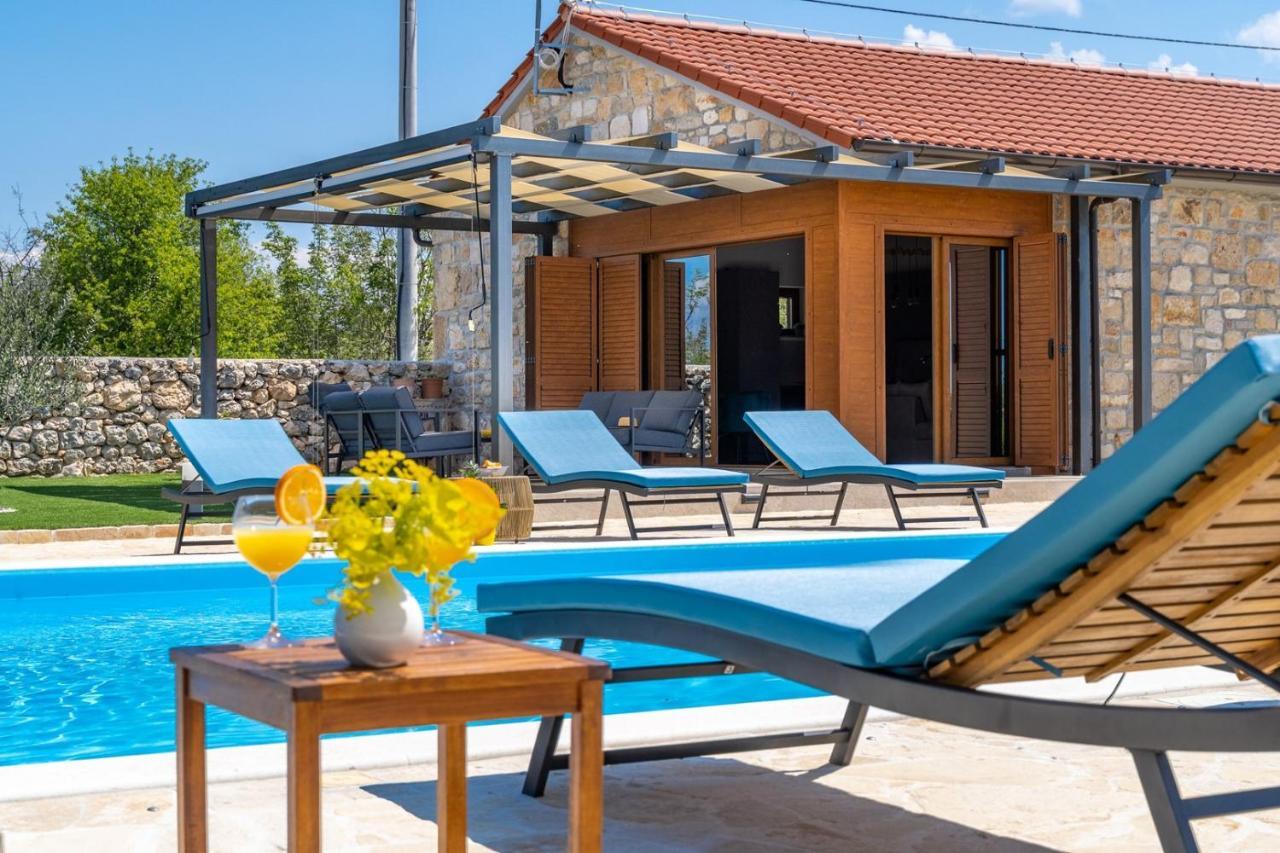 New! Promina Luxury Villa With 72Sqm Heated Pool, Jacuzzi, Infrared Sauna, Tennis Court, Media Room Bogatić Buitenkant foto