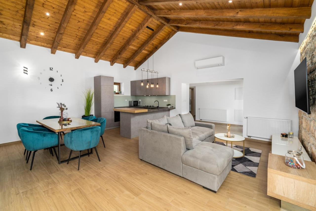 New! Promina Luxury Villa With 72Sqm Heated Pool, Jacuzzi, Infrared Sauna, Tennis Court, Media Room Bogatić Buitenkant foto