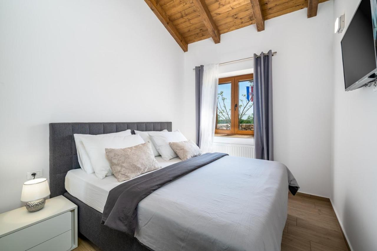 New! Promina Luxury Villa With 72Sqm Heated Pool, Jacuzzi, Infrared Sauna, Tennis Court, Media Room Bogatić Buitenkant foto