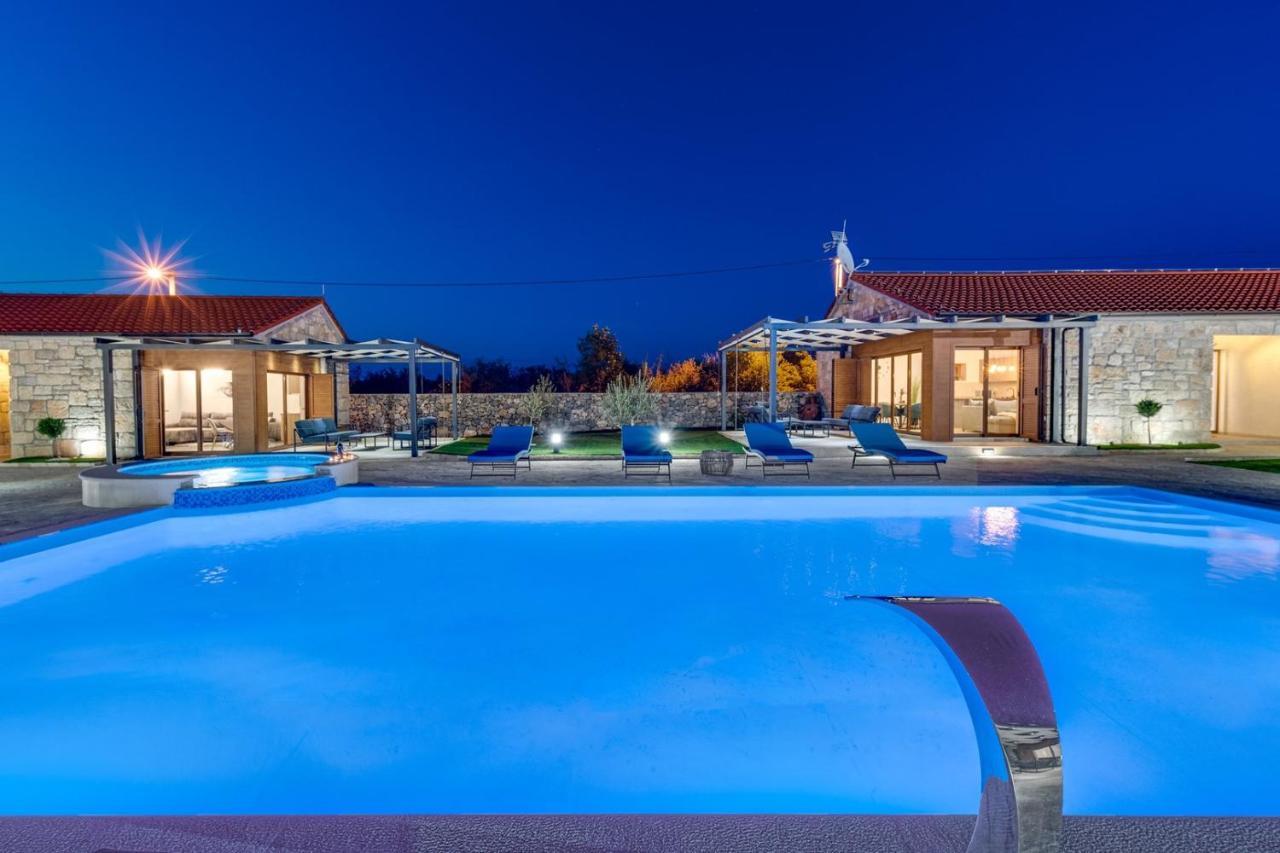 New! Promina Luxury Villa With 72Sqm Heated Pool, Jacuzzi, Infrared Sauna, Tennis Court, Media Room Bogatić Buitenkant foto